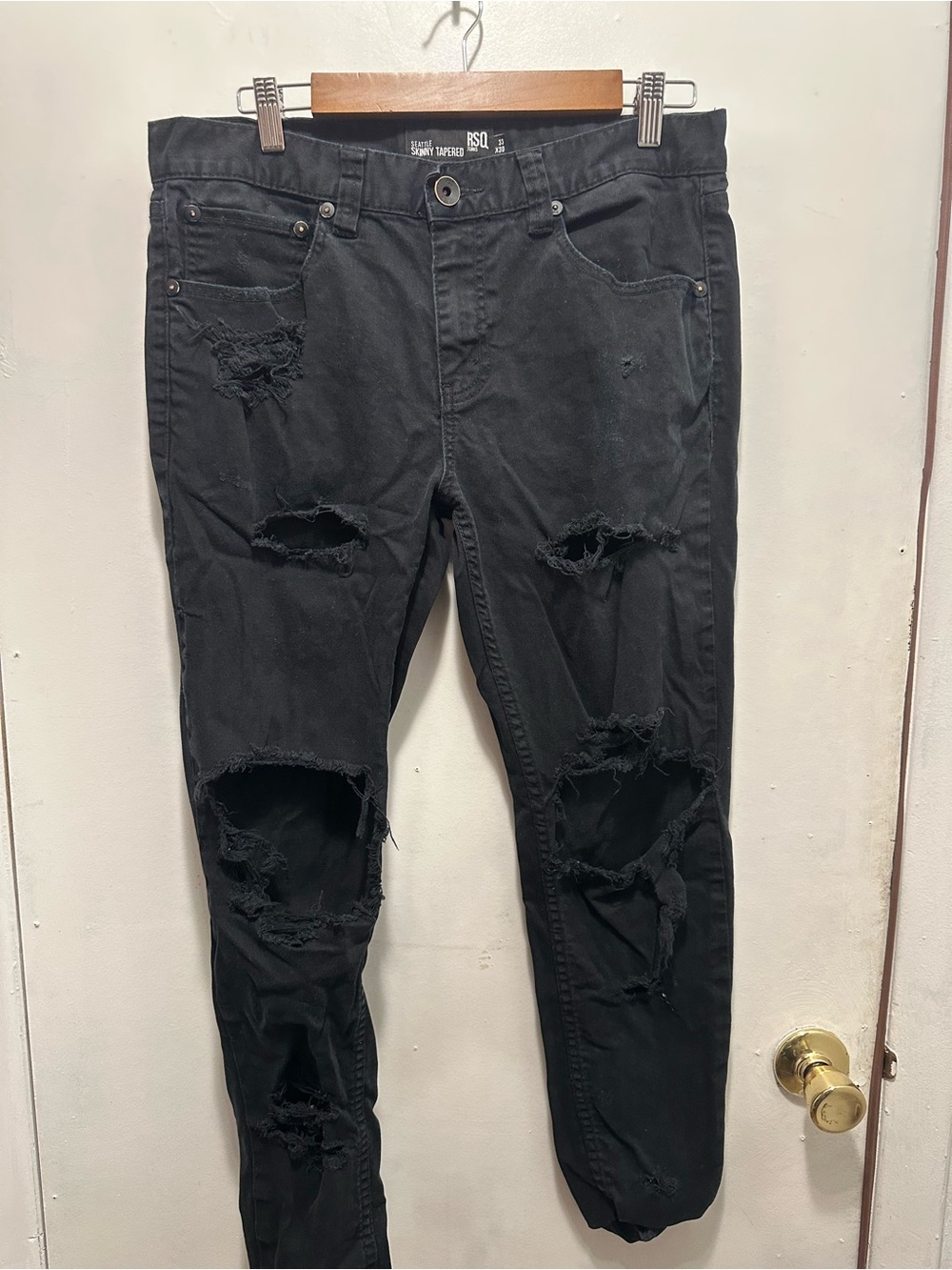 RSQ Seattle Skinny Tapered Distressed Black Jeans 33x30 Grunge